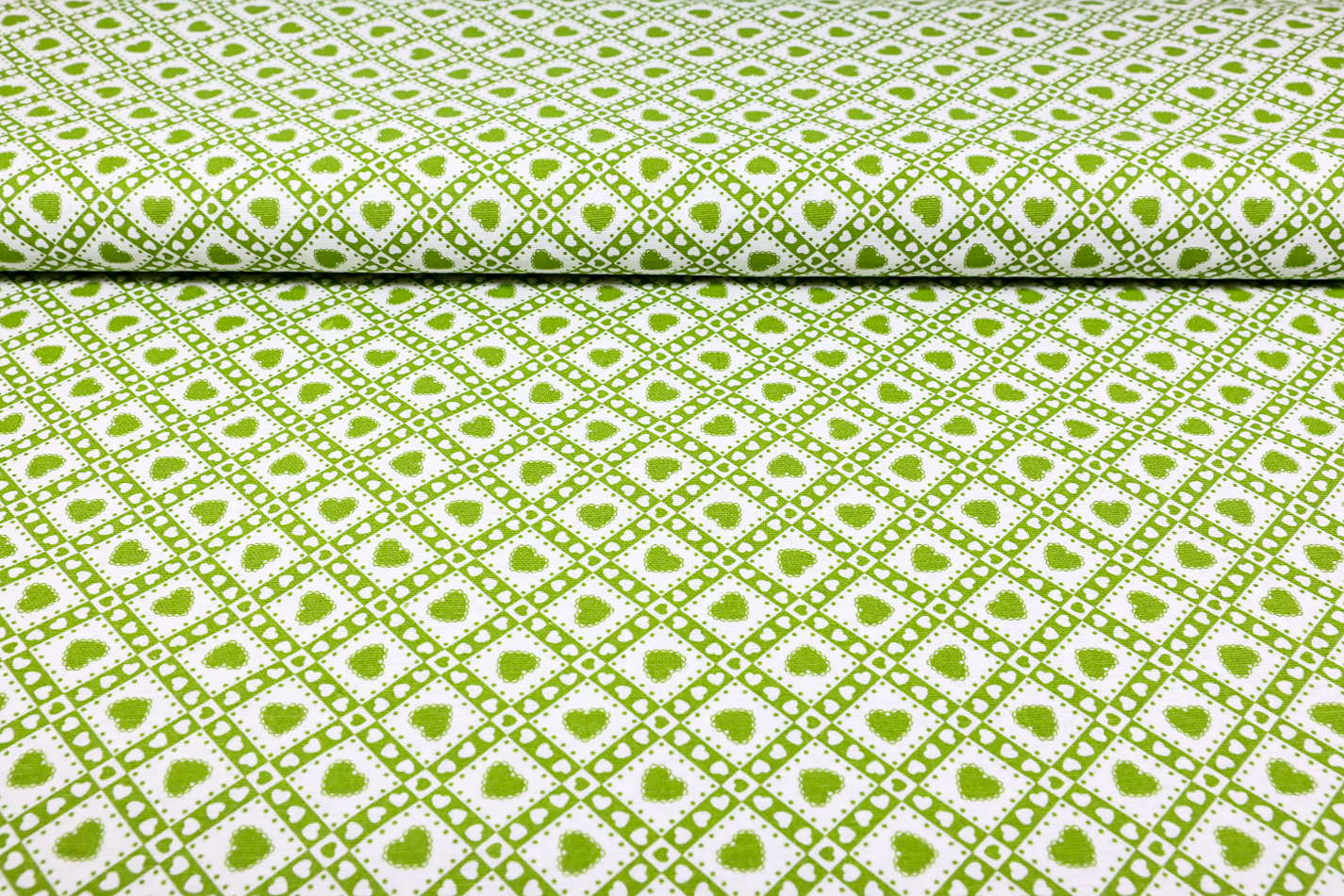Dekoračná bavlna zelené srdiečka, š. 140 cm 