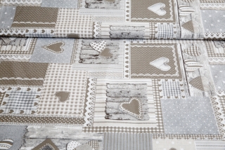 Dekoračná látka bavlna béžový patchwork so srdiečkami